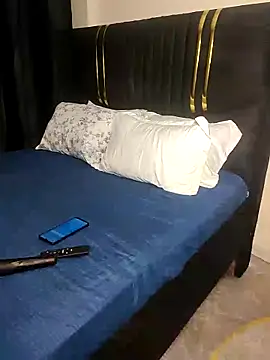 Snapshot of KikiLovesD chatting on February 2026 10:57:01 PM KikiLovesD online show from February 2026 10:57:01 PM