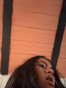 Snapshot of ViolettaSummer chatting on March 2026 04:42:01 PM ViolettaSummer online show from March 2026 04:42:01 PM