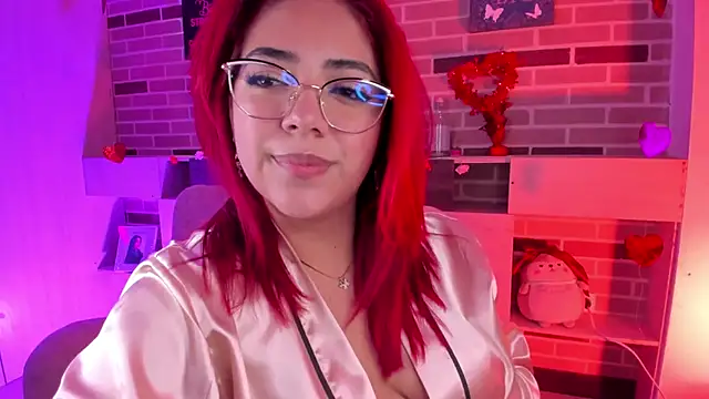 Snapshot of Rousse_Collinss chatting on February 2025 04:00:01 PM Rousse Collinss online show from February 2025 04:00:01 PM