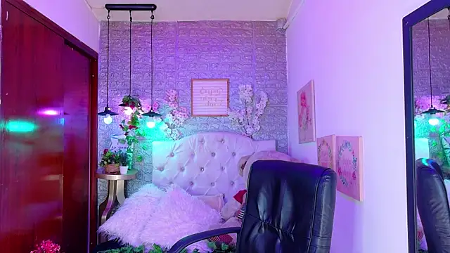 REDHOTTER  online show from February 2026 07:42:02 PM