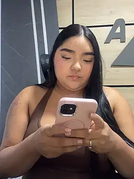 Snapshot of little_lissiee chatting on June 2026 01:05:02 AM little lissiee online show from June 2026 01:05:02 AM