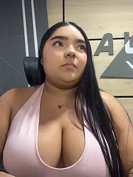Snapshot of little_lissiee chatting on June 2026 01:54:01 AM little lissiee online show from June 2026 01:54:01 AM