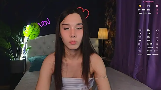 Snapshot of Kaia_Sunshine_Mia chatting on February 2025 02:24:01 PM Kaia Sunshine Mia online show from February 2025 02:24:01 PM