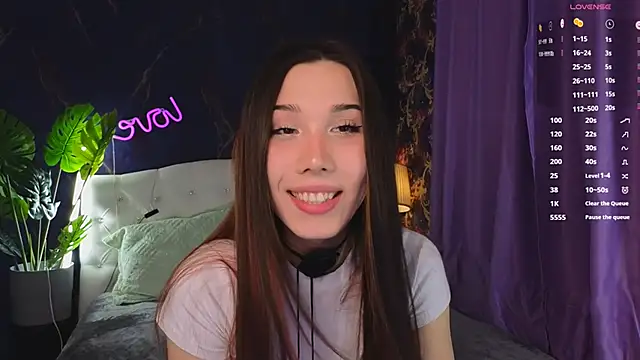 Snapshot of Kaia_Sunshine_Mia chatting on February 2025 04:20:02 PM Kaia Sunshine Mia online show from February 2025 04:20:02 PM