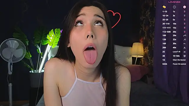 Snapshot of Kaia_Sunshine_Mia chatting on March 2025 04:40:02 PM Kaia Sunshine Mia online show from March 2025 04:40:02 PM