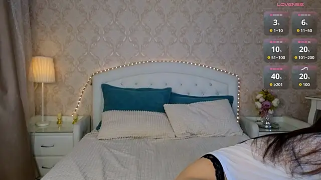 Snapshot of Kaia_Sunshine_Mia chatting on October 2025 03:12:01 PM Kaia Sunshine Mia online show from October 2025 03:12:01 PM