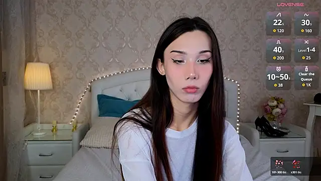 Snapshot of Kaia_Sunshine_Mia chatting on November 2025 09:43:01 AM Kaia Sunshine Mia online show from November 2025 09:43:01 AM