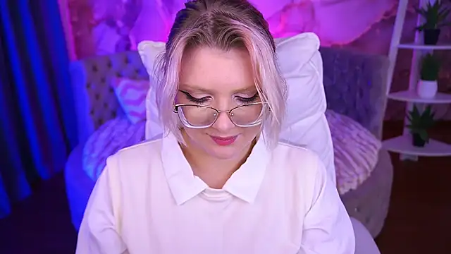 CoolTatis online show from November 2025 07:01:01 AM