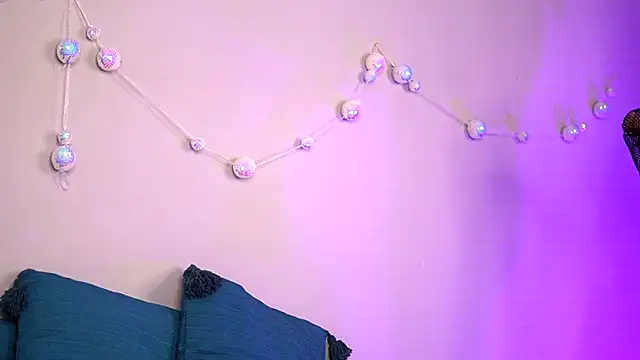 BritneyHudson online show from December 2025 05:24:02 AM