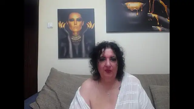 Snapshot of maturekorine chatting on May 2026 10:06:02 PM maturekorine online show from May 2026 10:06:02 PM