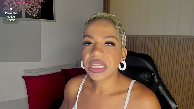 Snapshot of summer_night_ chatting on February 2026 11:33:01 AM summer night online show from February 2026 11:33:01 AM