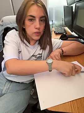 IsisLoveyes  online show from January 2026 03:47:01 PM