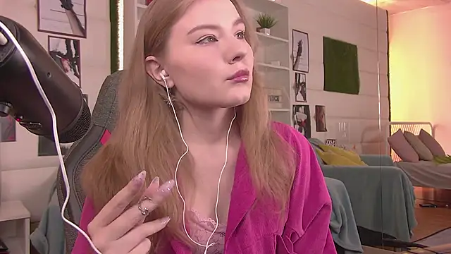 Snapshot of ValerieViolette chatting on February 2025 06:50:02 AM ValerieViolette online show from February 2025 06:50:02 AM