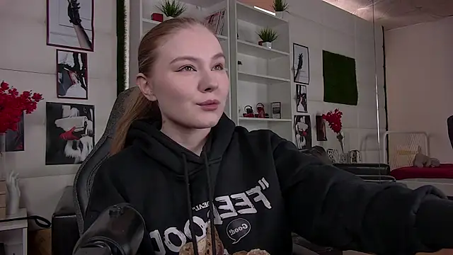 Snapshot of ValerieViolette chatting on February 2025 09:32:02 AM ValerieViolette online show from February 2025 09:32:02 AM