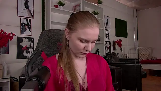 Snapshot of ValerieViolette chatting on February 2025 12:34:01 PM ValerieViolette online show from February 2025 12:34:01 PM