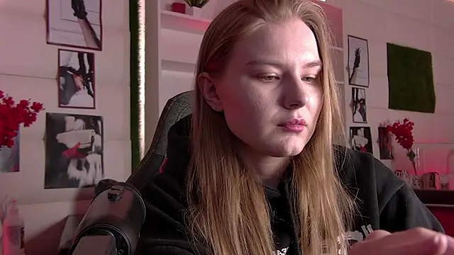 Snapshot of ValerieViolette chatting on March 2025 09:18:02 AM ValerieViolette online show from March 2025 09:18:02 AM