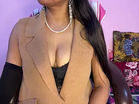 Snapshot of roshni-5 chatting on January 2025 11:02:02 PM roshni-5 online show from January 2025 11:02:02 PM