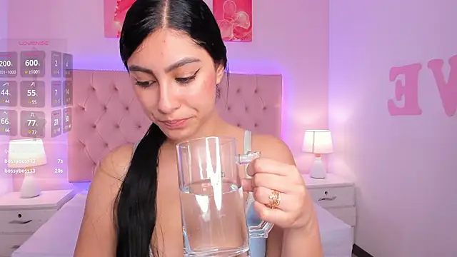 Snapshot of Emily_roux chatting on January 2025 01:00:01 AM Emily roux online show from January 2025 01:00:01 AM