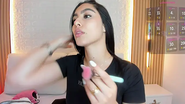 Snapshot of Emily_roux chatting on February 2026 09:52:01 PM Emily roux online show from February 2026 09:52:01 PM