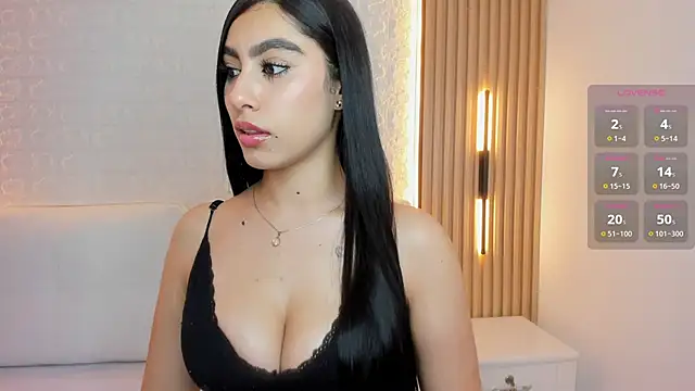 Snapshot of Emily_roux chatting on February 2026 10:41:02 PM Emily roux online show from February 2026 10:41:02 PM