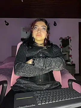 Snapshot of _Gothiccbitch_ chatting on January 2025 08:34:02 AM  Gothiccbitch  online show from January 2025 08:34:02 AM