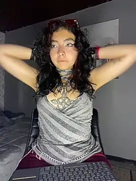 Snapshot of _Gothiccbitch_ chatting on March 2025 03:19:01 AM  Gothiccbitch  online show from March 2025 03:19:01 AM