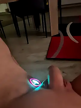 Szeltolo001 online show from January 2026 03:32:01 AM