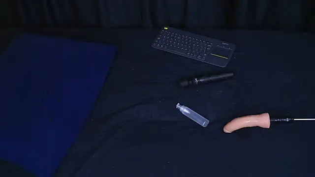 Snapshot of RaquelLust chatting on December 2024 08:28:02 AM RaquelLust online show from December 2024 08:28:02 AM