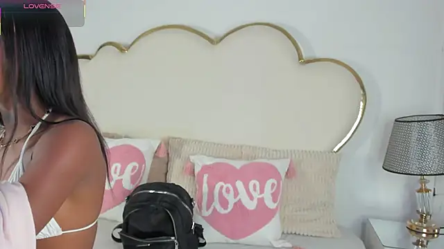 CahitlinBell online show from October 2025 05:48:02 AM