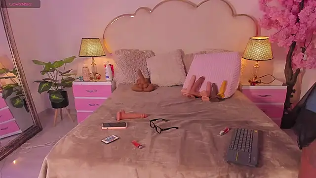 CahitlinBell online show from June 2026 04:57:01 AM