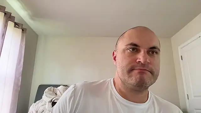 SluggishChase99 online show from May 2026 04:25:01 PM