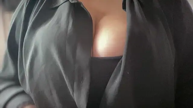 Snapshot of Linda_Vibes chatting on May 2026 02:24:02 PM Linda Vibes online show from May 2026 02:24:02 PM