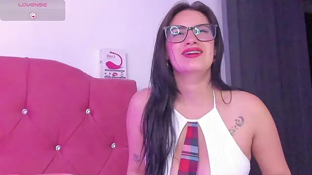 LucianaTomson online show from December 2025 01:46:02 AM