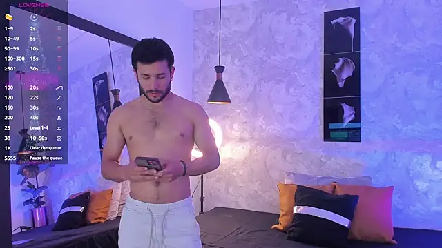 Snapshot of Valentinoford chatting on December 2024 06:45:01 AM Valentinoford online show from December 2024 06:45:01 AM