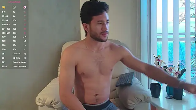 Snapshot of Valentinoford chatting on February 2025 11:04:01 PM Valentinoford online show from February 2025 11:04:01 PM