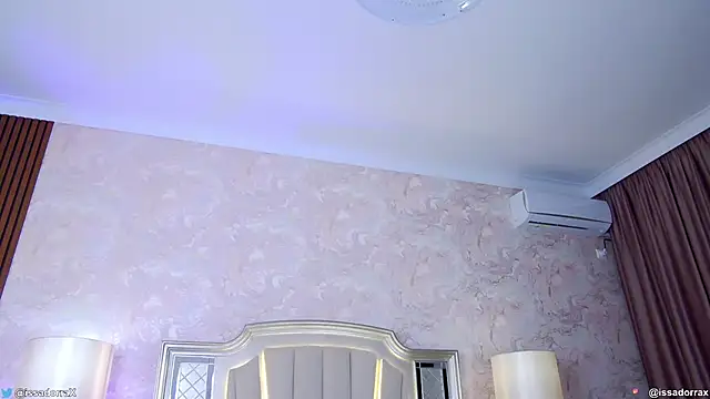 Issadorra online show from March 2025 12:01:02 PM