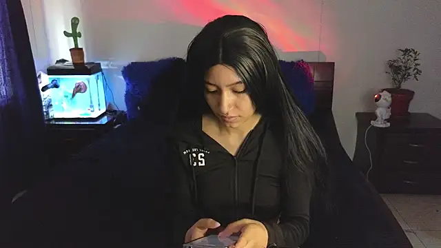 Snapshot of tony_and_sophia chatting on February 2025 02:20:02 PM tony and sophia online show from February 2025 02:20:02 PM