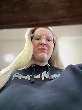 Teya moon  online show from January 2025 11:00:02 AM