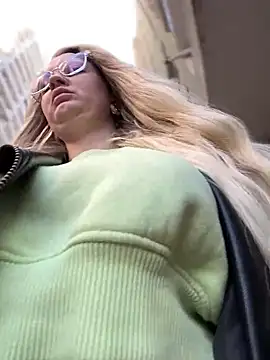 Teya moon  online show from January 2025 11:28:02 AM