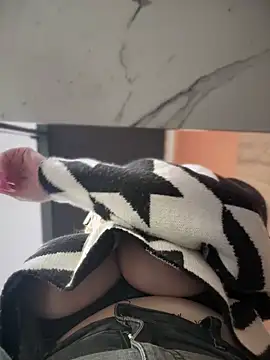 Teya moon  online show from January 2025 12:10:01 PM