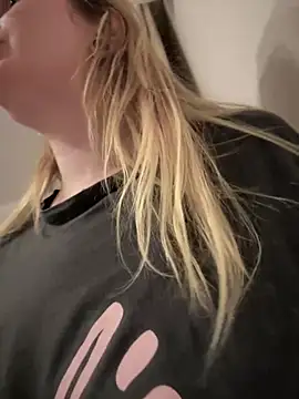 Teya moon  online show from March 2025 10:09:02 PM