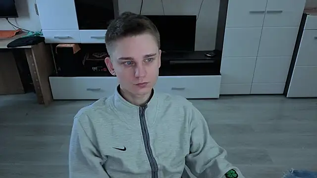 angryzan online show from November 2025 07:18:02 AM