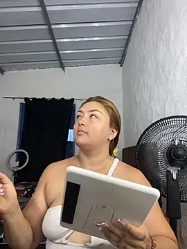 Snapshot of Sofia_Queen17 chatting on October 2025 10:24:02 AM Sofia Queen17 online show from October 2025 10:24:02 AM