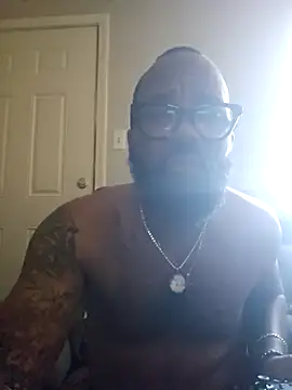 Snapshot of GallowayGooch1085 chatting on May 2026 08:25:01 PM GallowayGooch1085 online show from May 2026 08:25:01 PM
