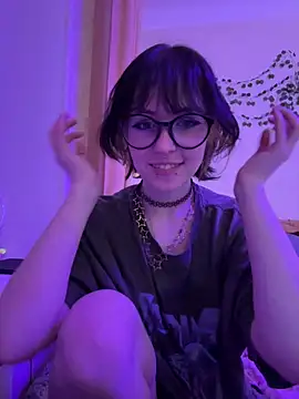 lily noris online show from December 2025 04:12:02 PM