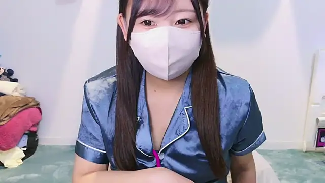 Snapshot of YUTSU_KI chatting on December 2024 04:06:01 PM YUTSU KI online show from December 2024 04:06:01 PM