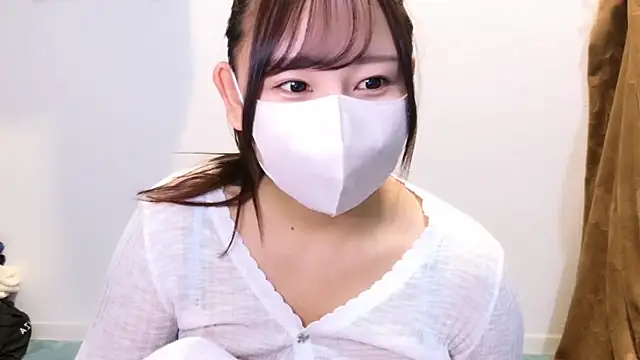 Snapshot of YUTSU_KI chatting on January 2025 07:34:02 PM YUTSU KI online show from January 2025 07:34:02 PM