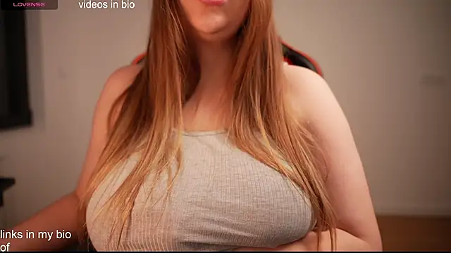 Vikky Love online show from December 2024 09:09:02 PM