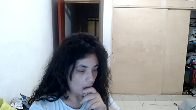 Snapshot of ladydeathz chatting on January 2025 02:40:01 AM ladydeathz online show from January 2025 02:40:01 AM