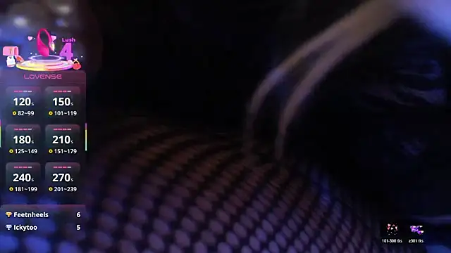 Snapshot of LaraReinaDelSol chatting on June 2026 09:34:01 AM LaraReinaDelSol online show from June 2026 09:34:01 AM